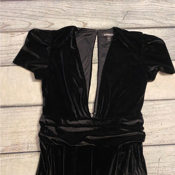 Express black velvet low cut front and back shirt sleeve jumpsuit. 00 - Picture 8 of 13